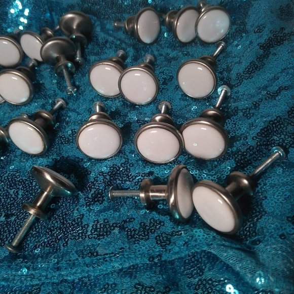 24 Vintage Style Porcelain or Ceramic 1" Drawer Pulls 1" Screws Farmhouse - Picture 6 of 8